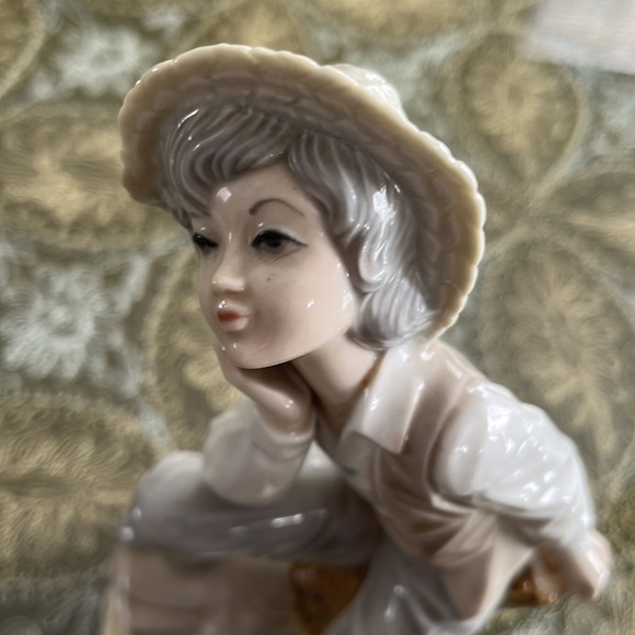 π³οΈβπTengra Porcelain figurine. See the pictures. They are beautiful. - Picture 10 of 16